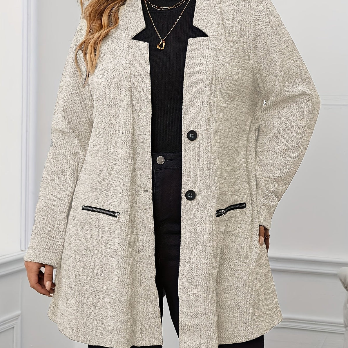 Manteau grande taille, col V, mise en situation