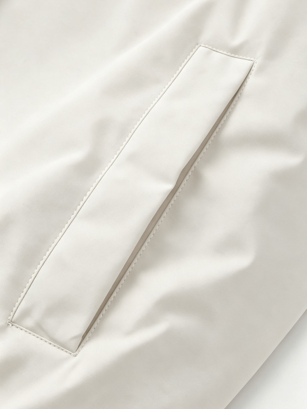 Veste grande taille, coupe oversize, fermeture zippée, gros plan