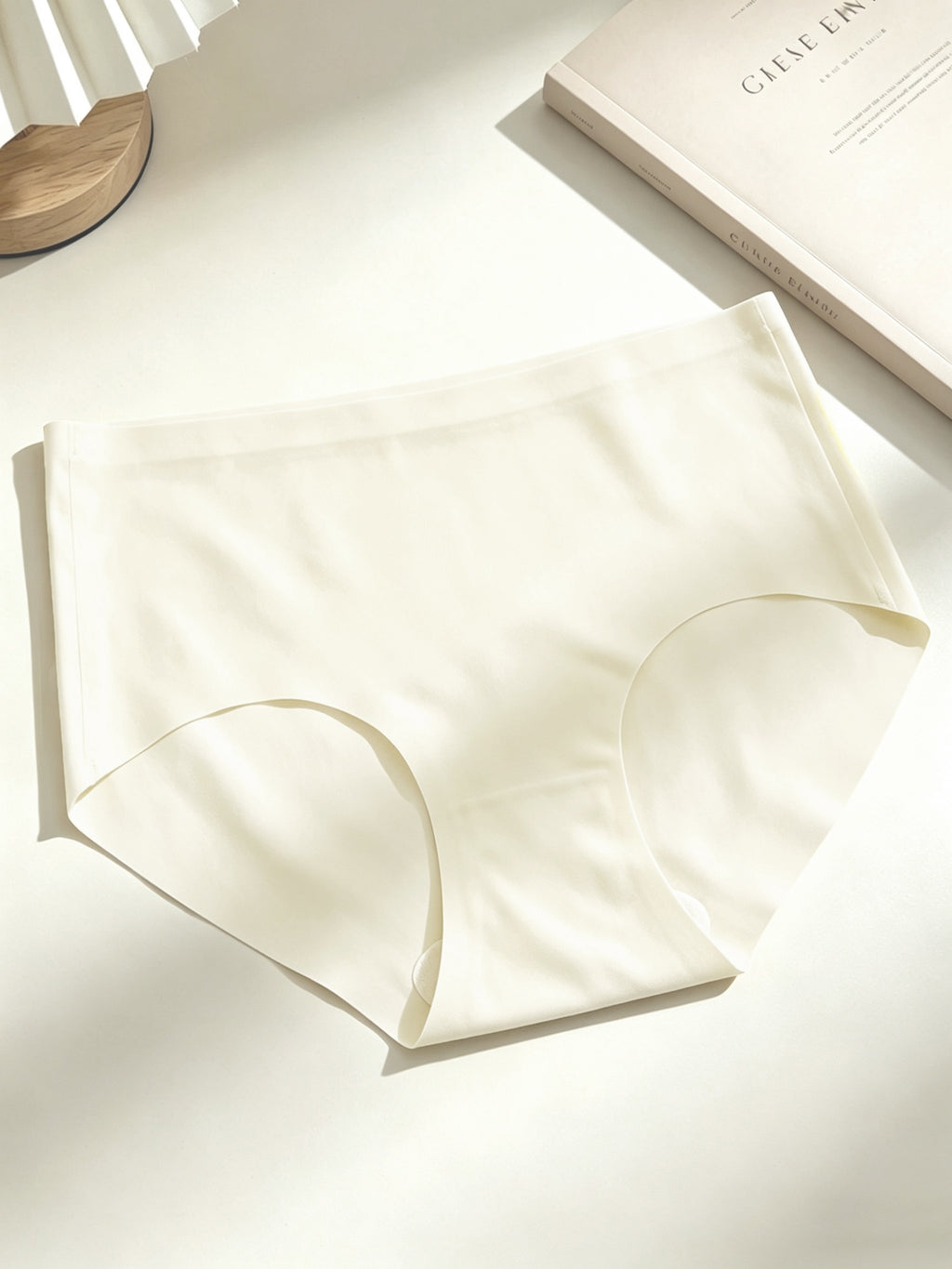 Culotte grande taille, esprit sportif, détail du tissu