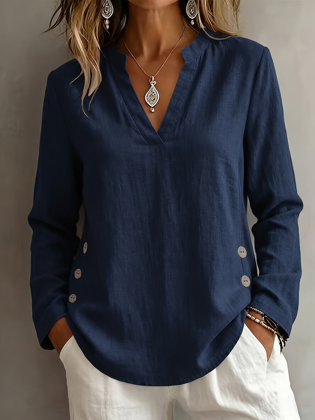 Top grande taille en lin, coupe ample, col V, tenue souple — composition : 50% Polyester, 50% Lin Image