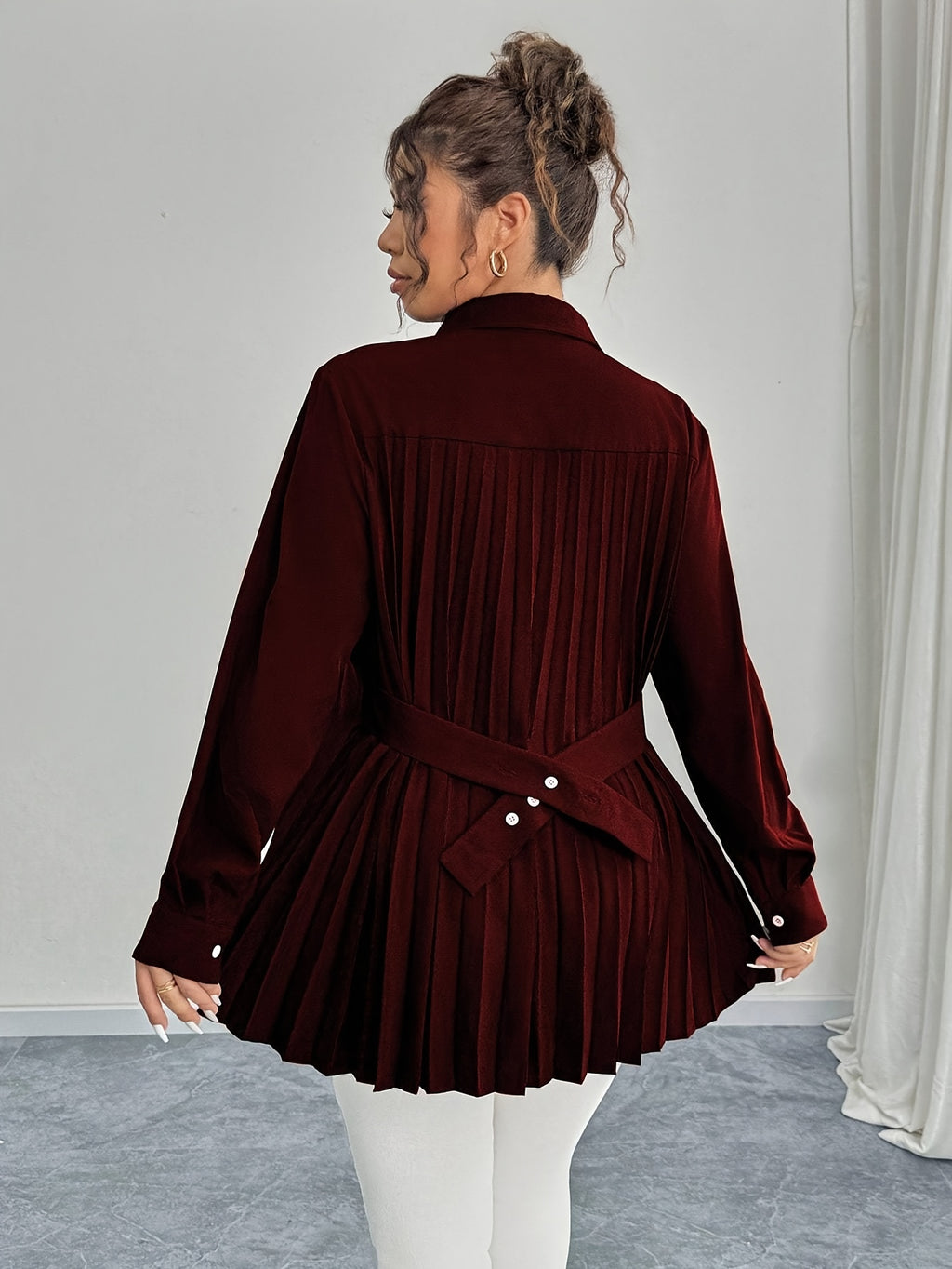 Chemise grande taille, col polo, détail du col
