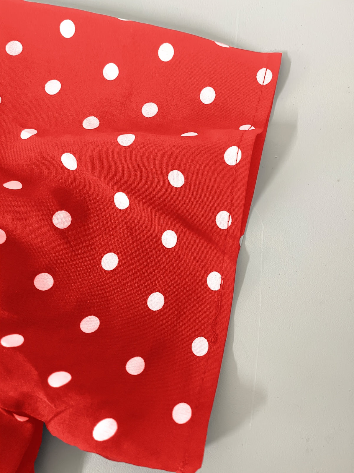 Robe midi grande taille — Imprimé à pois et revers blancs