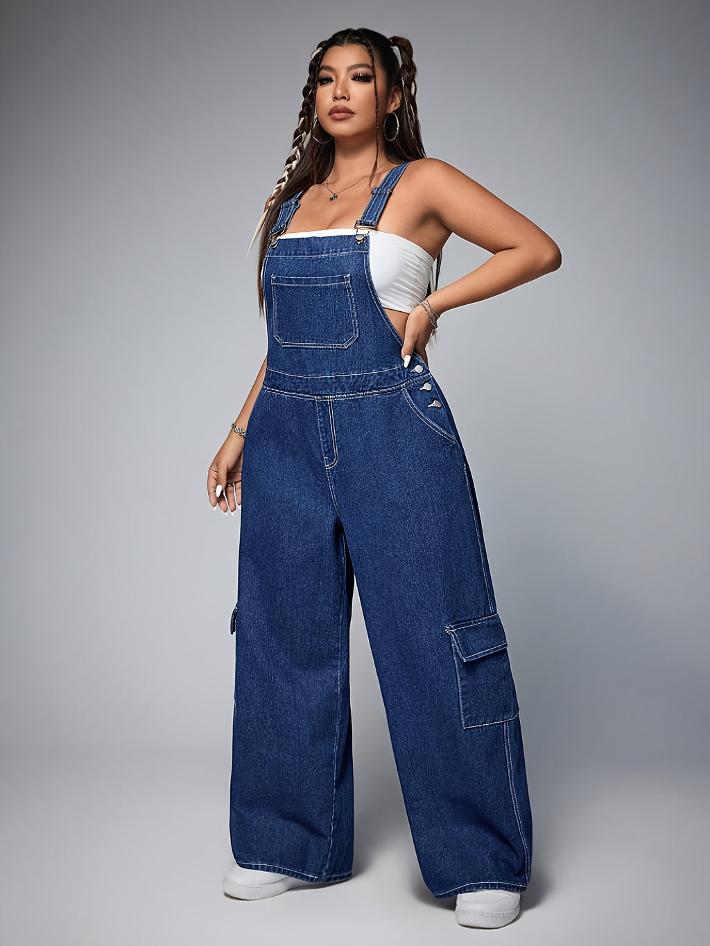 Salopette grande taille, poches pratiques, tenue franche, détail du tissu