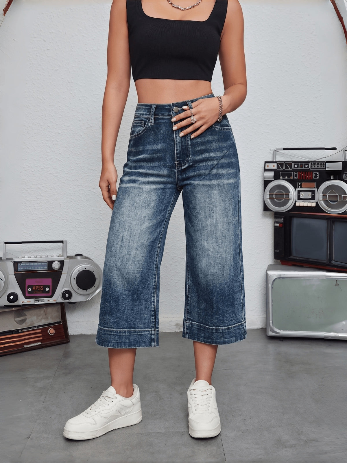 Jean grande taille, tenue franche, esprit décontracté — composition : 74% Coton, 24% Polyester, 2% Élasthanne Image