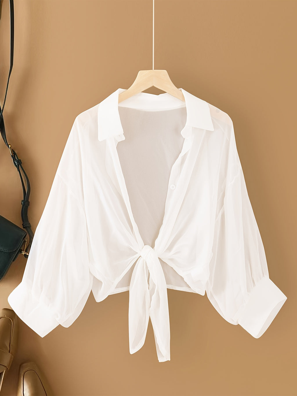 Blouse grande taille en soie, tombé fluide, vu de dos