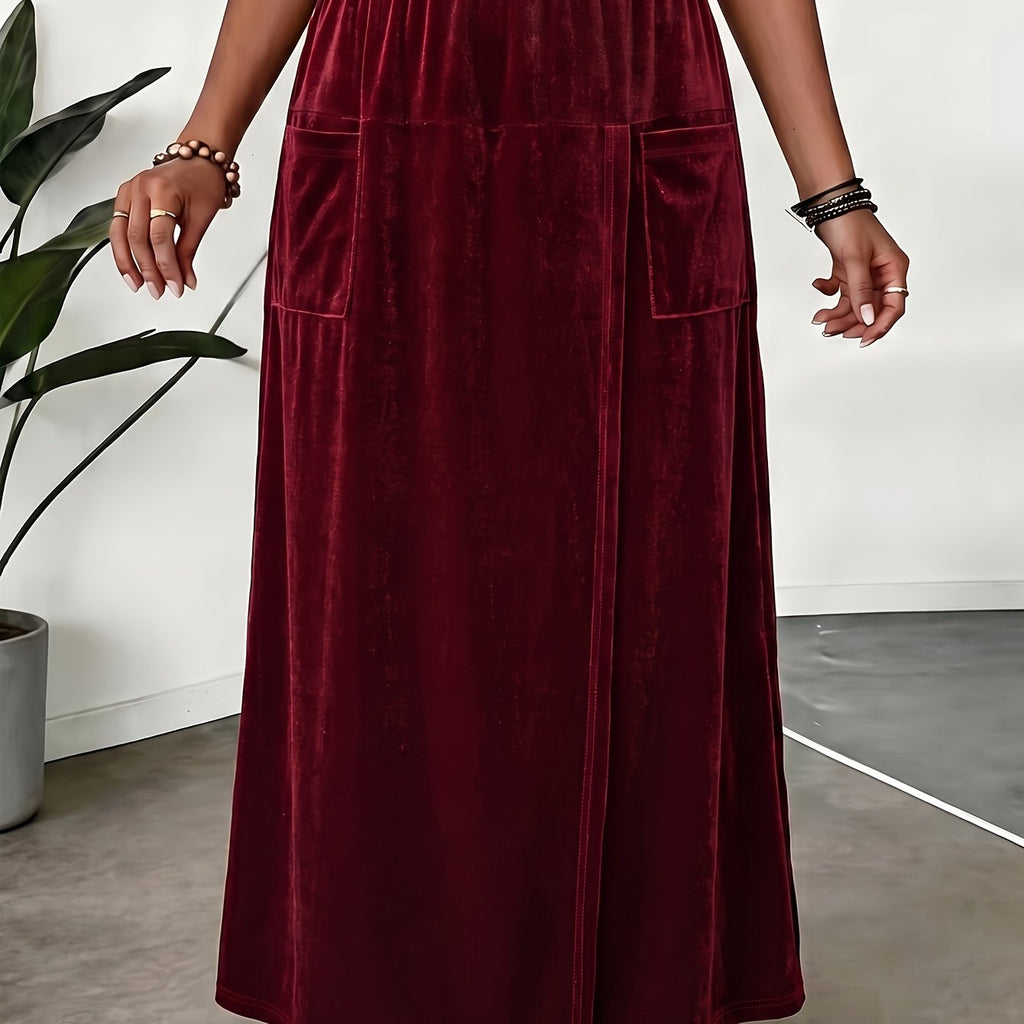 Jupe grande taille en velours, coupe évasée, poches pratiques, toucher profond — matière : polyester