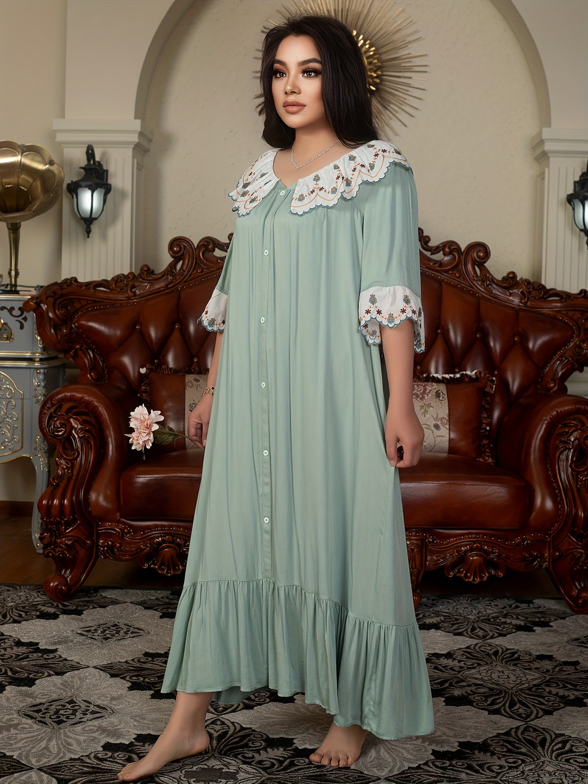 Chemise grande taille, tombé fluide, porté de face