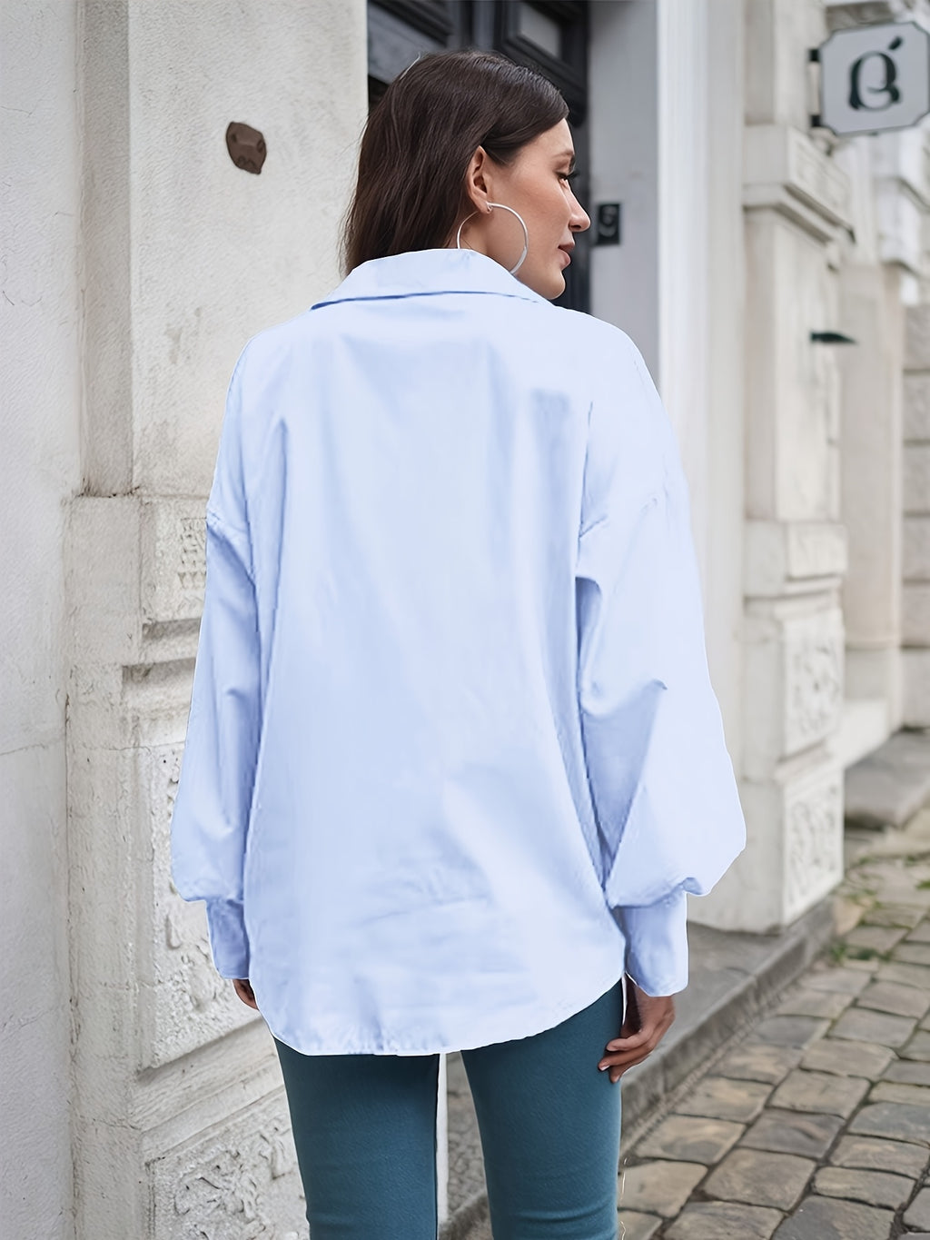 Chemise grande taille, coupe oversize, col à revers, allure élégante, tissu opaque