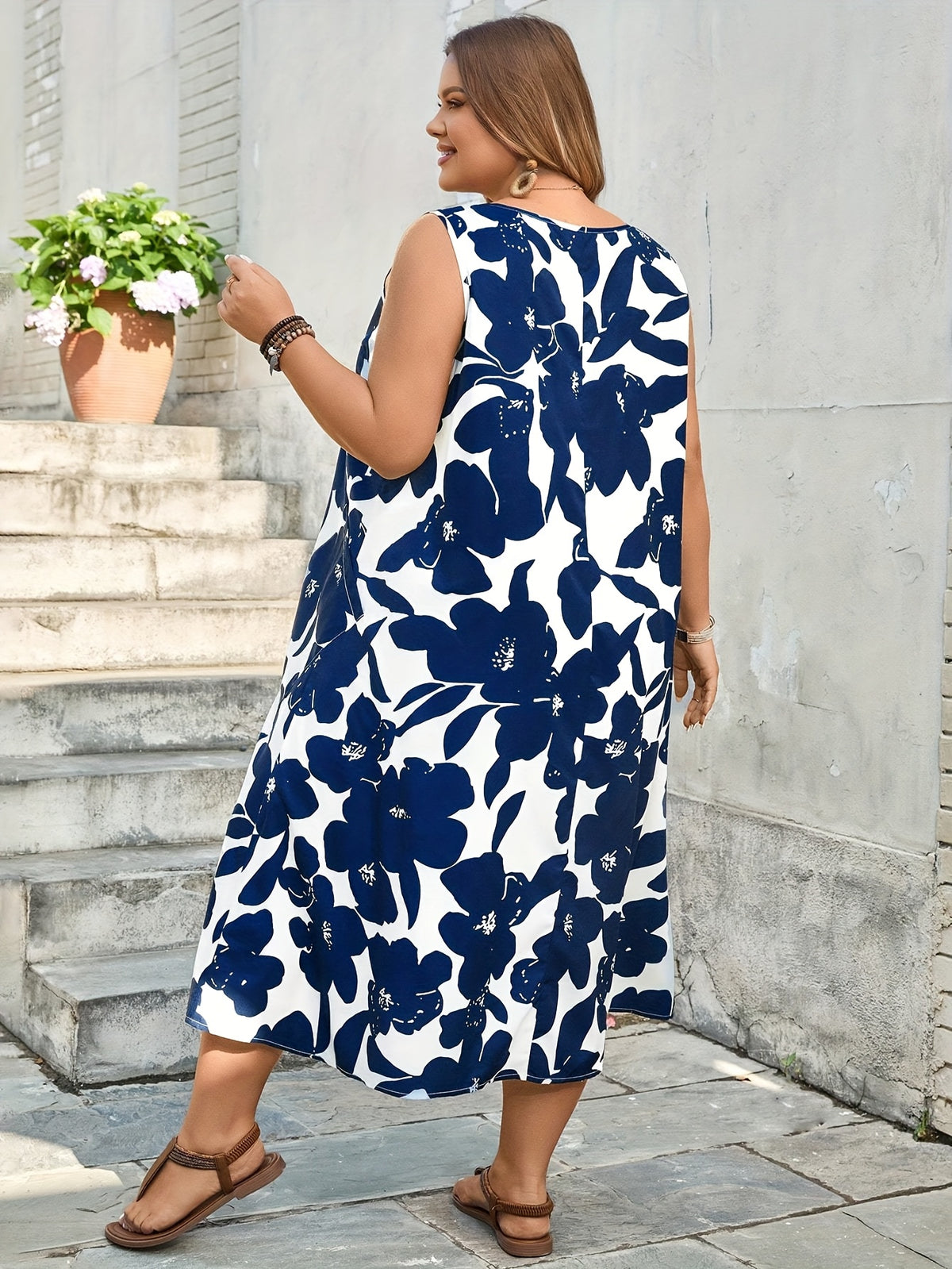 Robe midi grande taille — Grandes fleurs et poches latérales