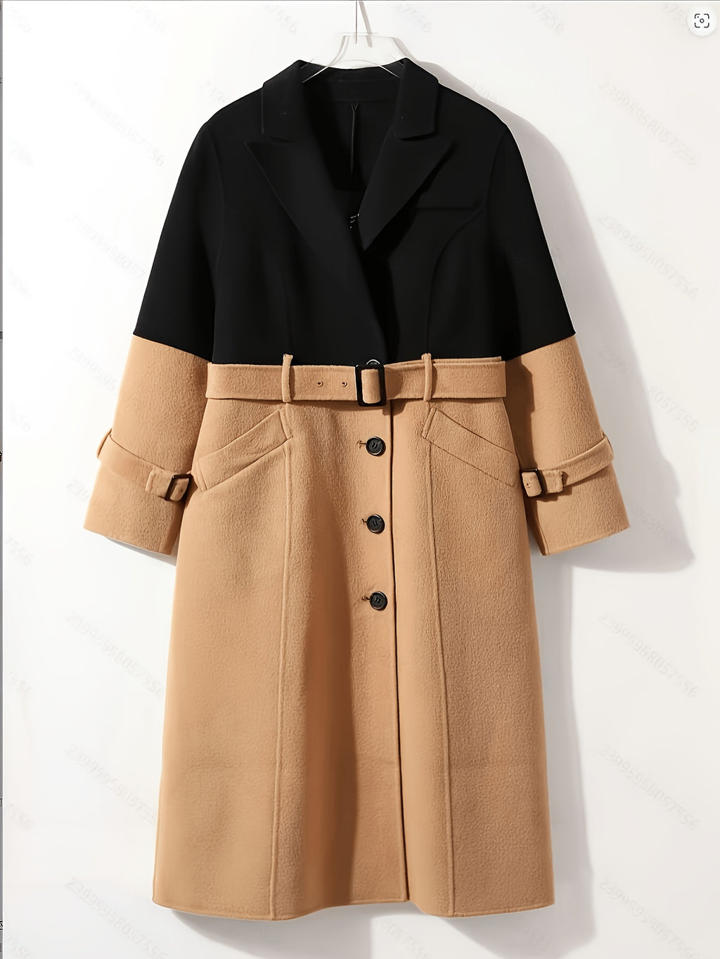 Manteau grande taille, coupe longue, porté de face