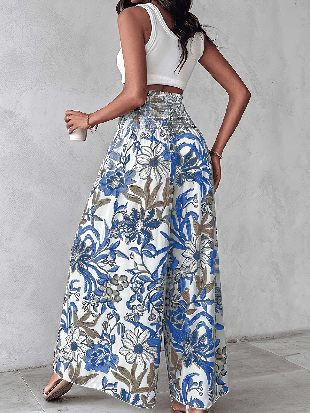 Pantalon grande taille, vu de dos