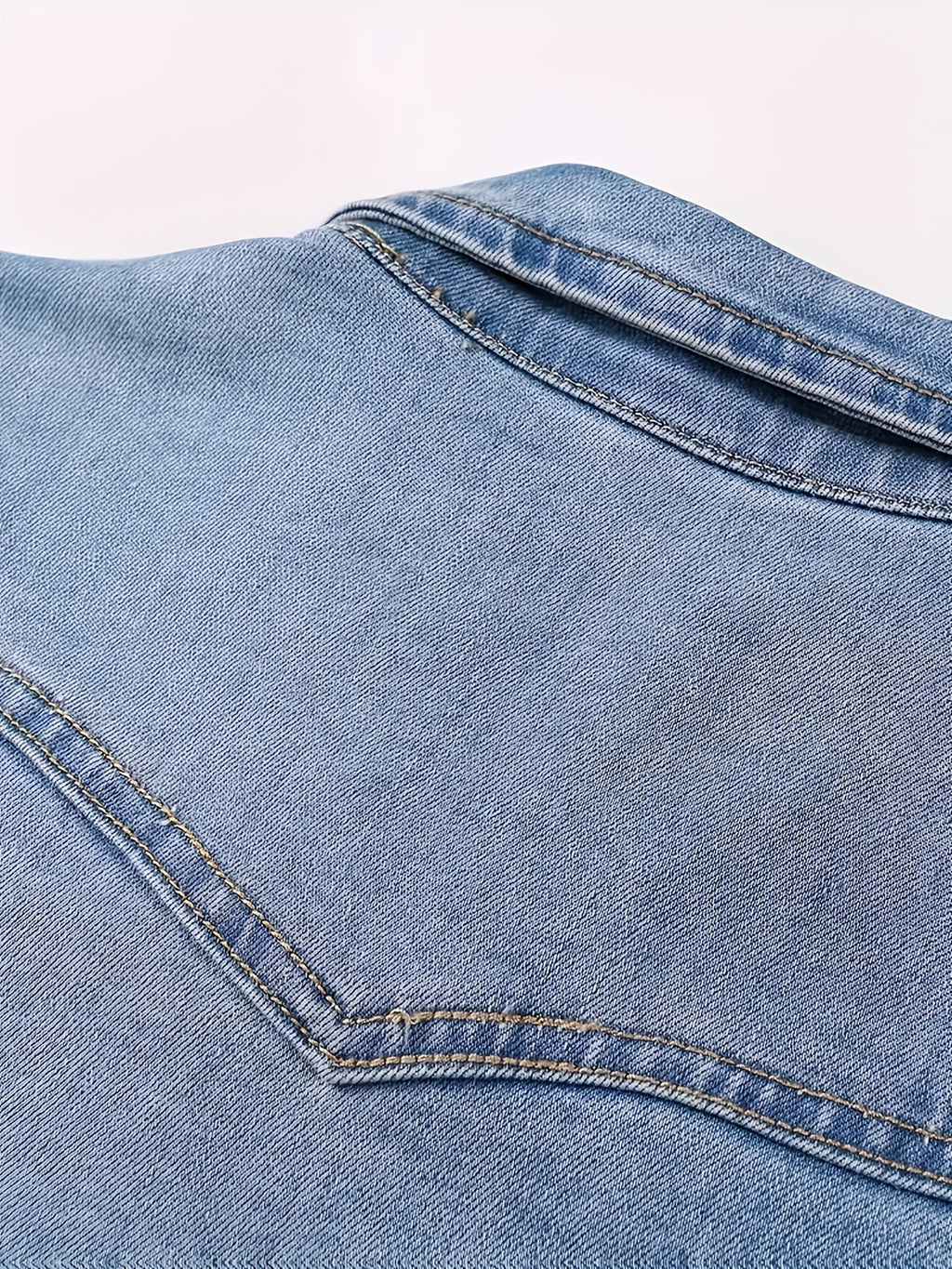 Veste grande taille, coupe ajustée, manches longues, tenue franche, tissu opaque