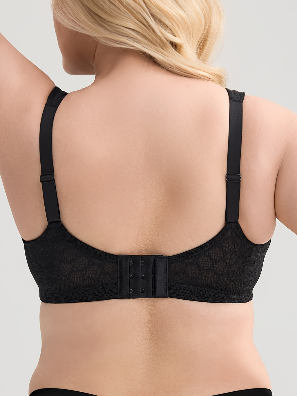 Soutien-gorge grande taille, détail du col