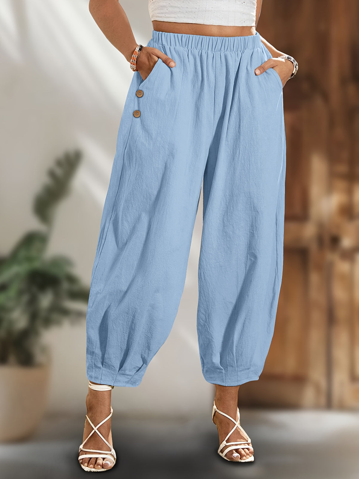 Pantalon grande taille, ligne nette, allure élégante, gros plan