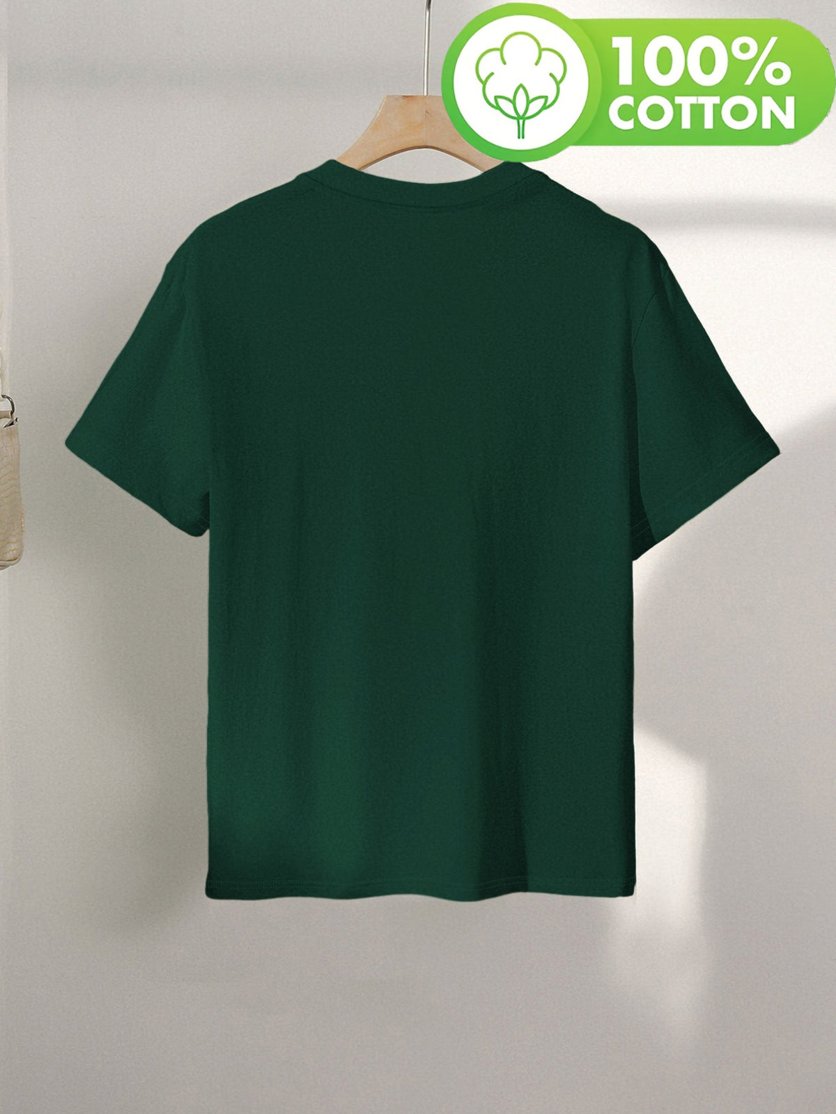 T-shirt grande taille, coupe ample, col rond, manches courtes, vue de profil