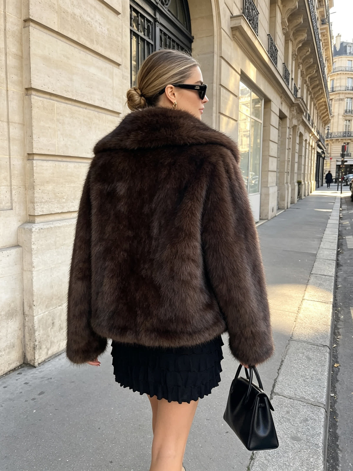 Veste grande taille en fausse fourrure, coupe ample, col, tissu opaque