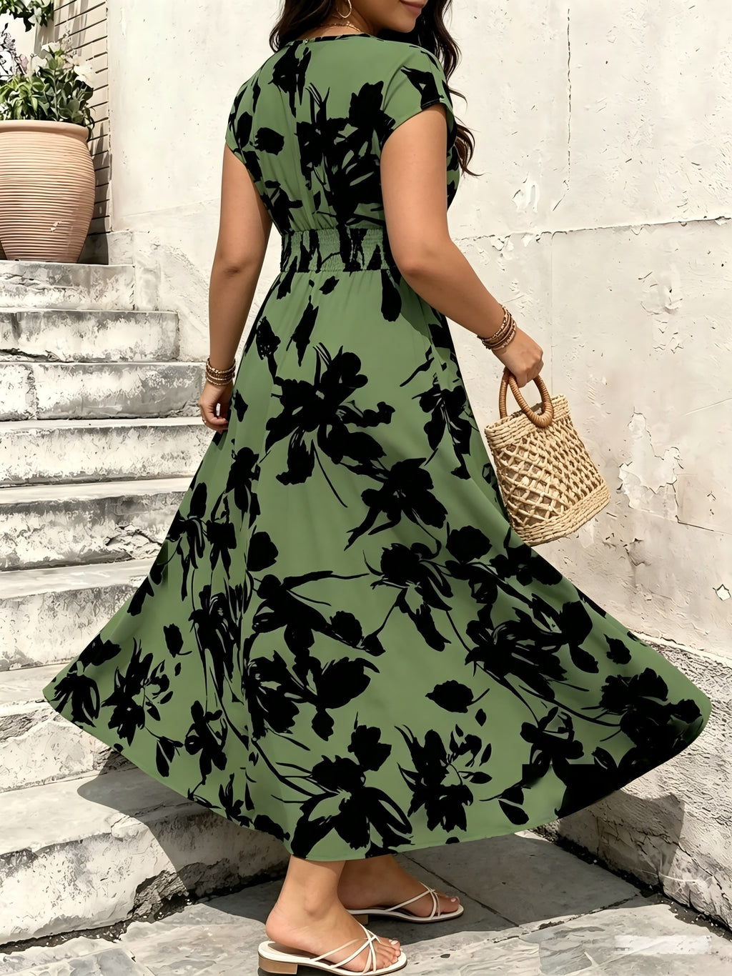 Robe longue grande taille — Grandes fleurs, taille froncée