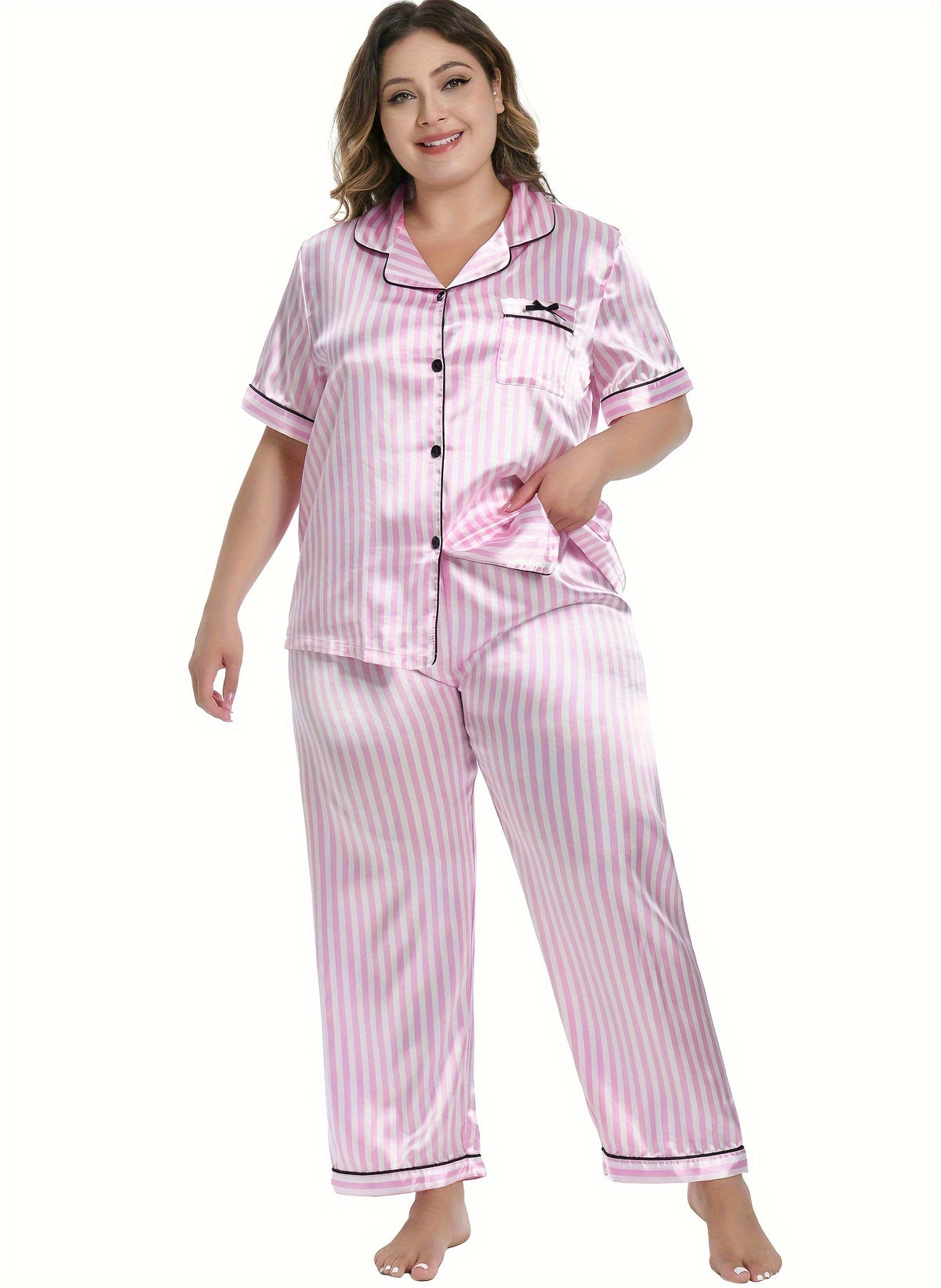 Pyjama grande taille en satin à rayures, manches courtes, tombé fluide, tissu opaque