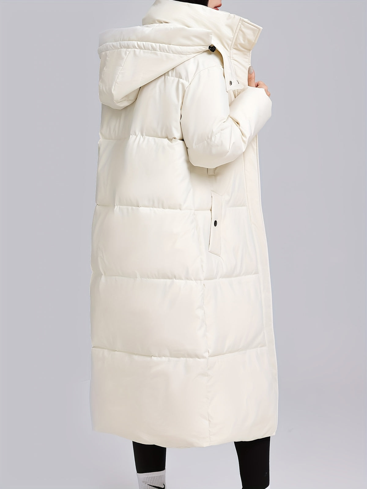 Manteau grande taille, coupe oversize, longueur midi, capuche, vu de dos