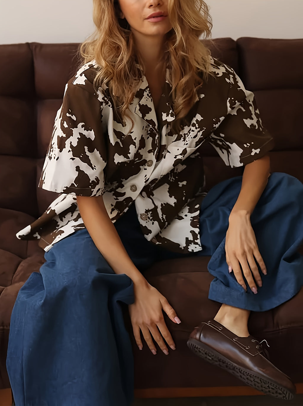 Chemise grande taille, coupe ample, manches courtes, tissu opaque