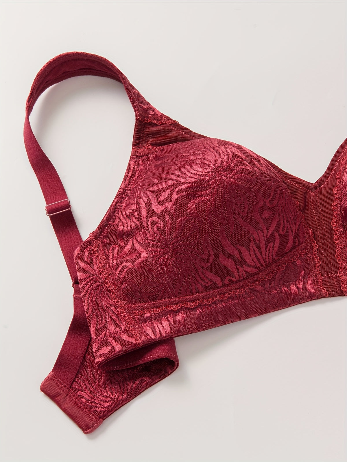 Soutien-gorge grande taille — Corolles tissées et feston