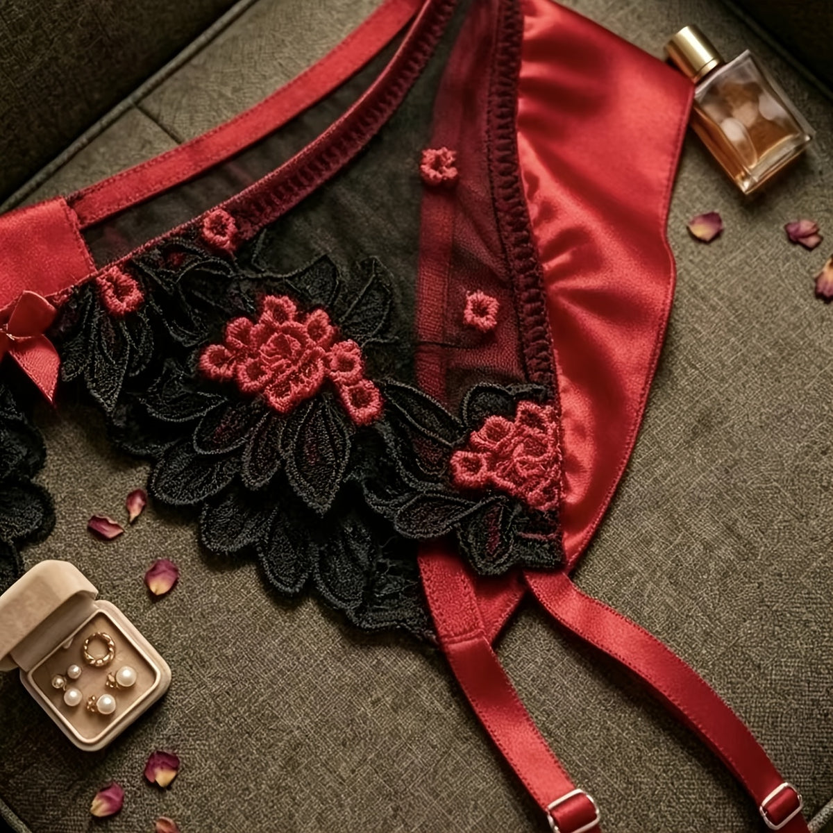 Collant grande taille à broderies, porté de face