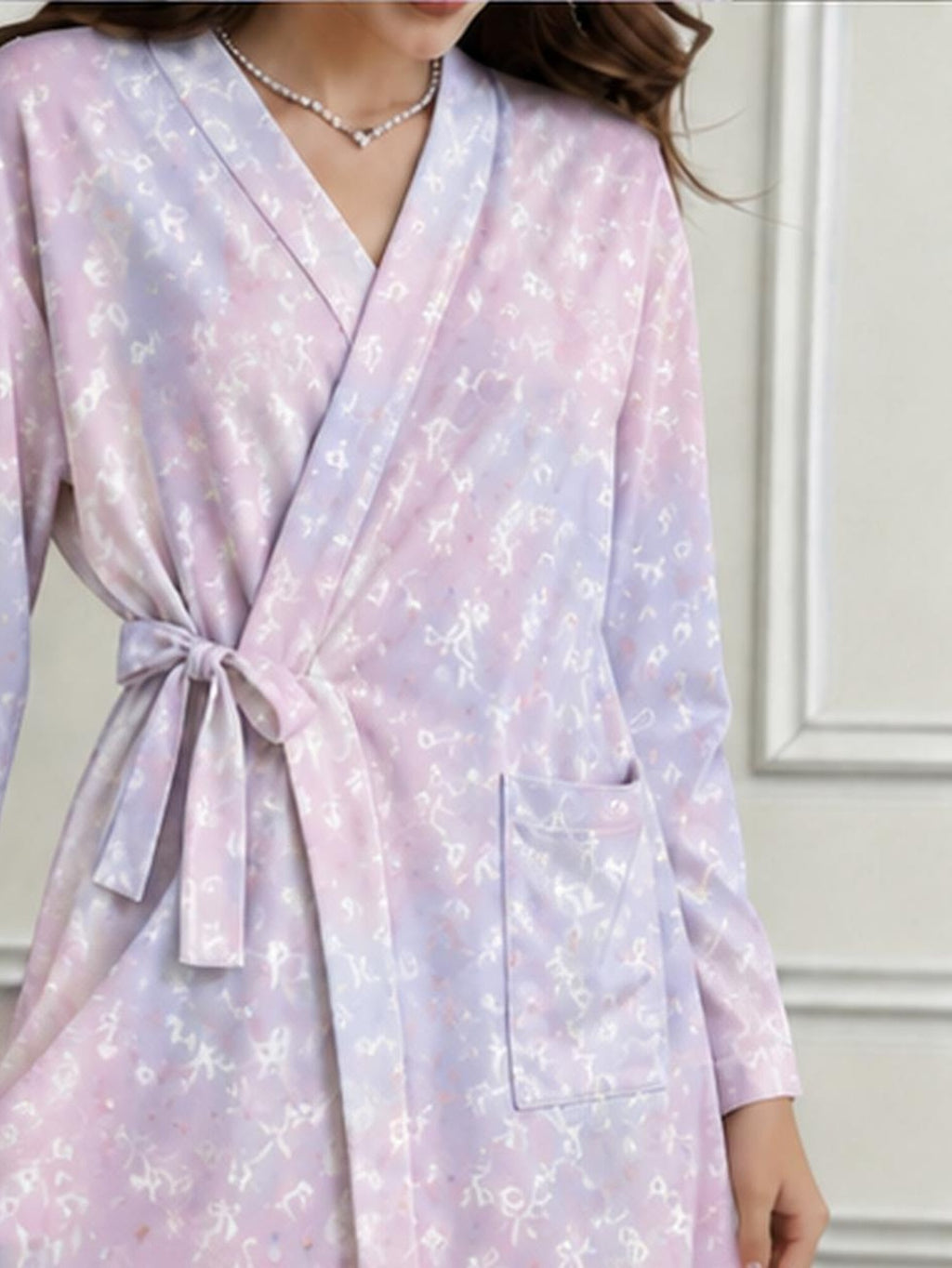 Peignoir grande taille en satin, tombé fluide, autre coloris