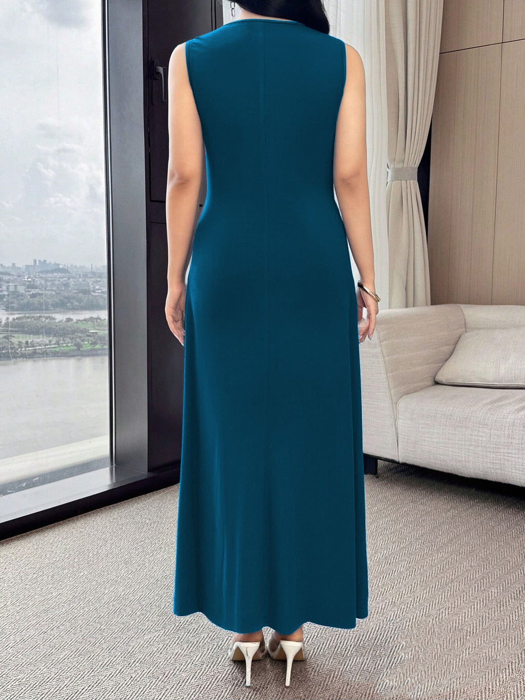 Robe longue grande taille — Bleu canard, anneau doré à la taille