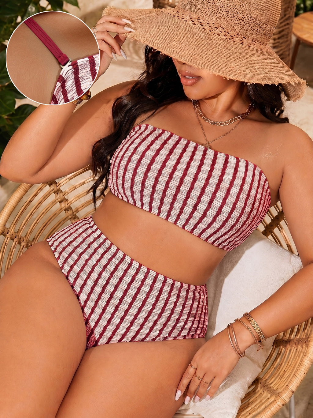 Bikini bandeau grande taille, rayures et bas remontant