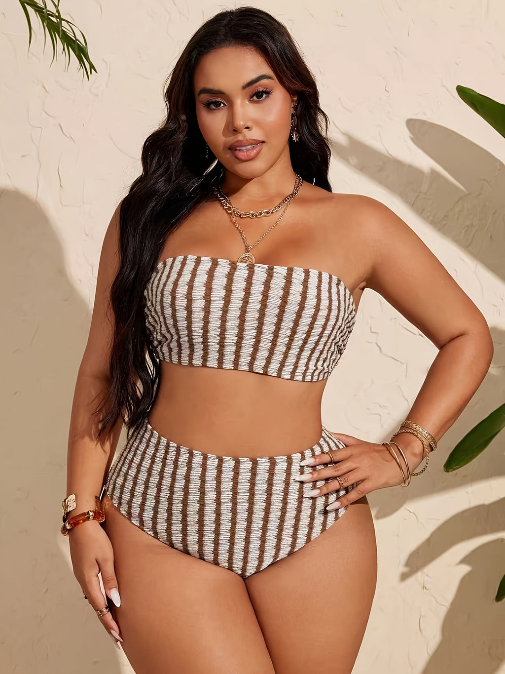 Bikini bandeau grande taille — Rayures gaufrées camel et écru