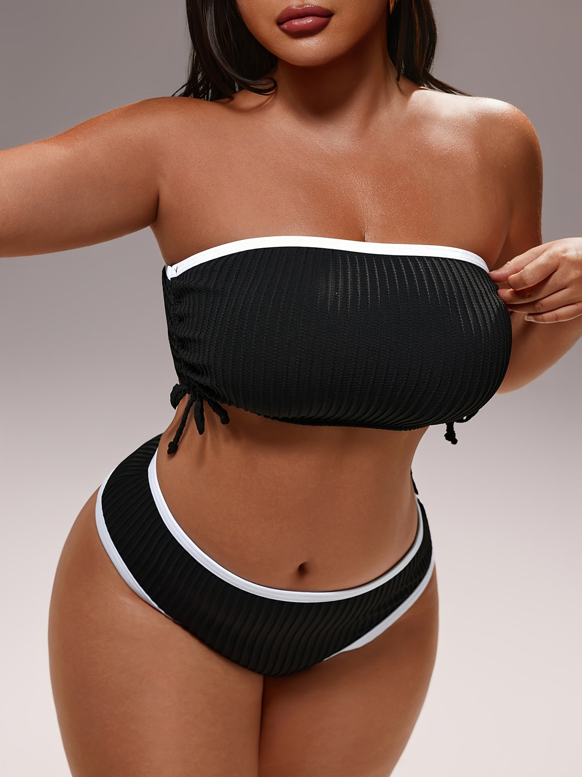 Bikini bandeau grande taille, côtelé et liseré