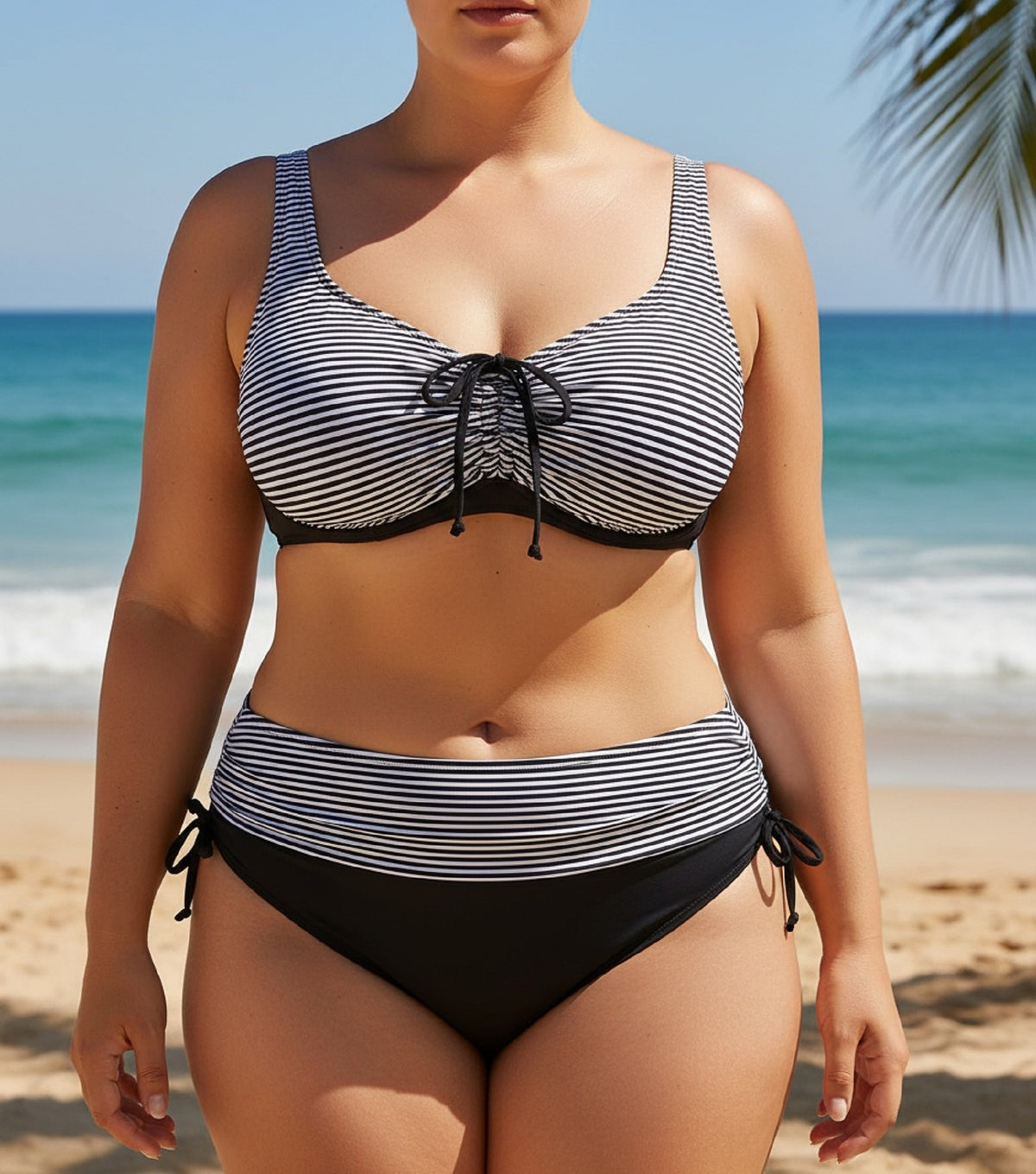 Bikini grande taille — Rayures fines et buste à coulisse