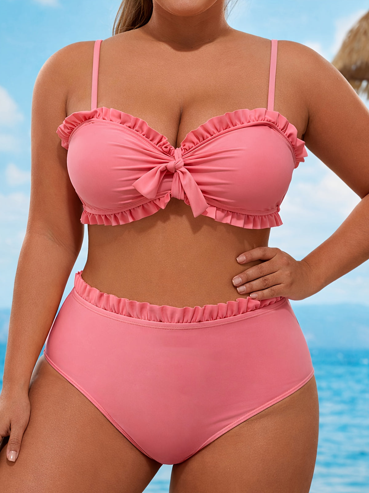 Bikini grande taille — Rose corail à volants et nœud de buste