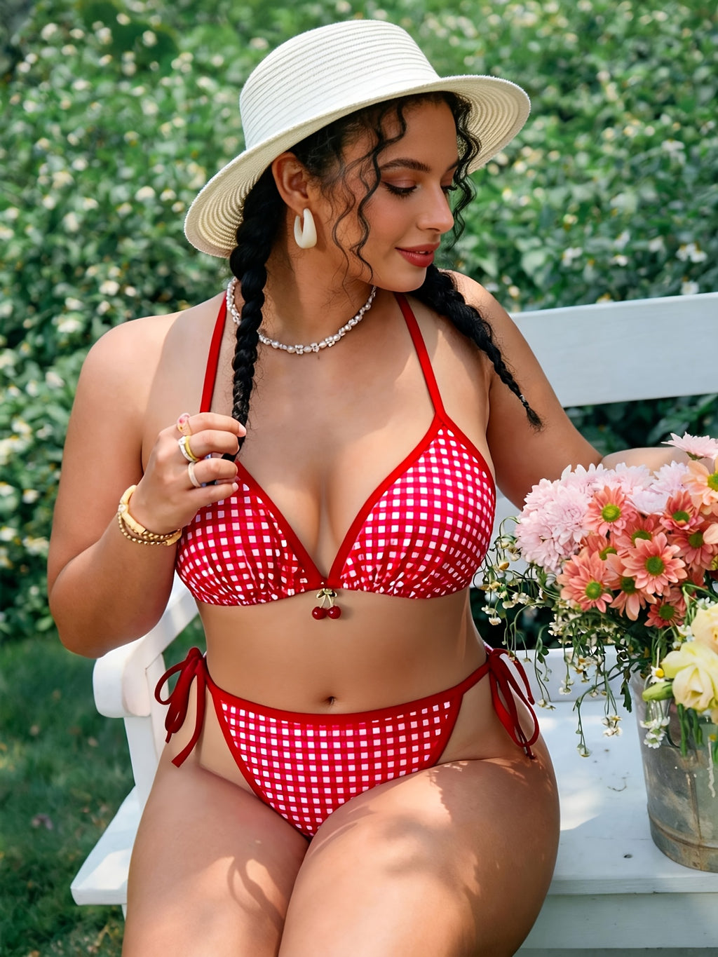 Bikini triangle grande taille, vichy à breloque cerise