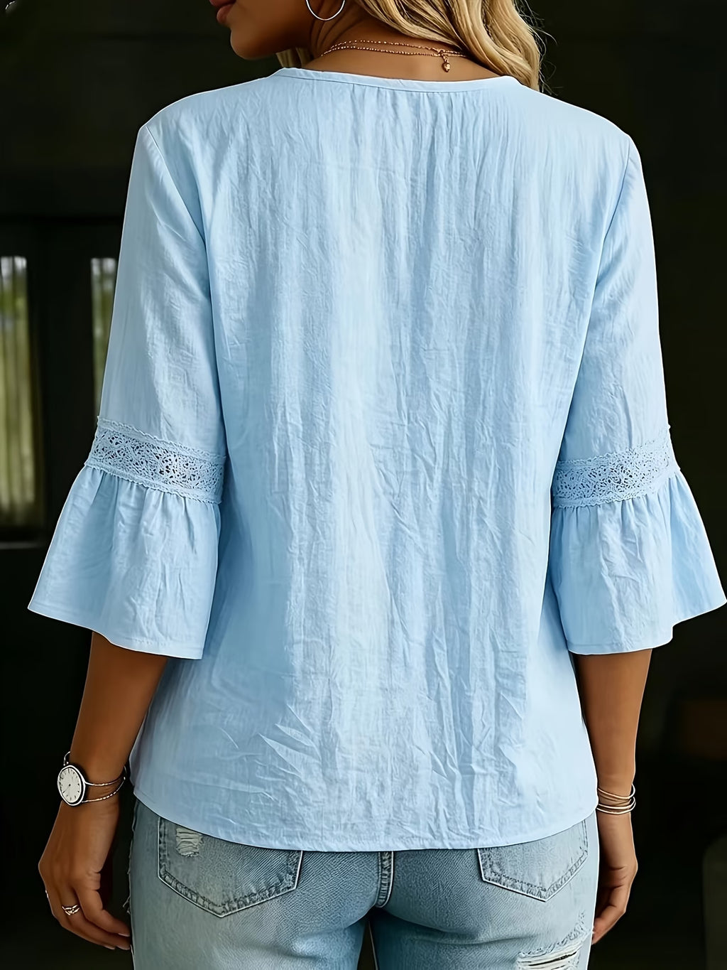 Blouse en dentelle grande taille, col rond et effet péplum