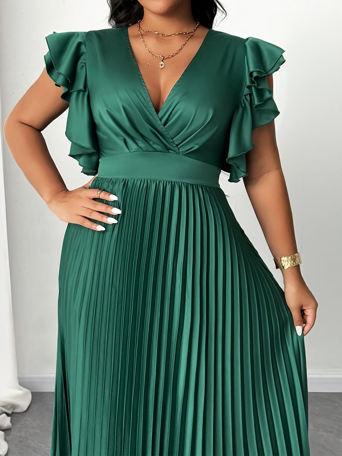 Robe de cérémonie grande taille — Satin plissé et dos noué