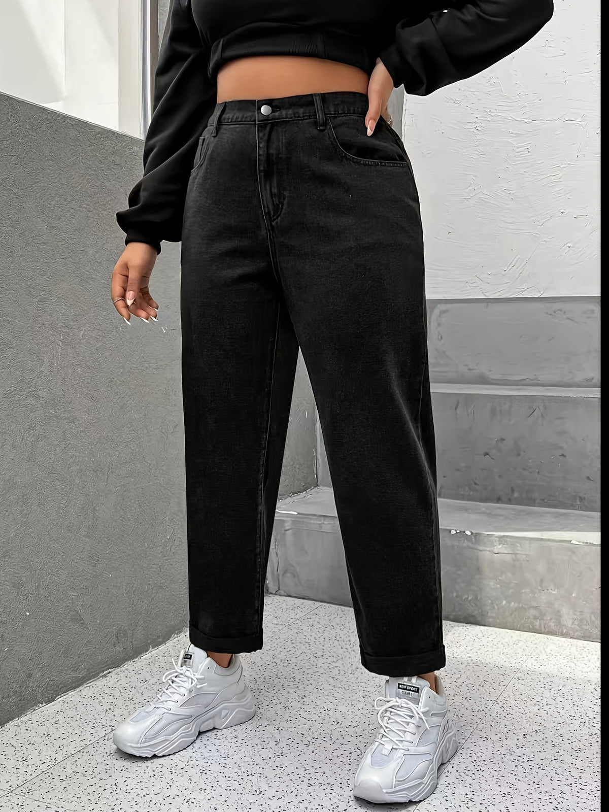 Pantalon grande taille, coupe droite, toucher naturel, jambe large, détail du tissu