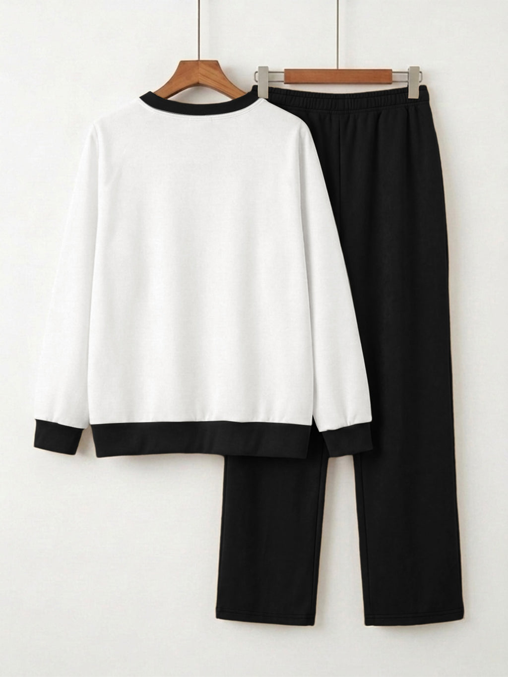Ensemble grande taille, coupe ample, manches longues, toucher naturel, vu de dos