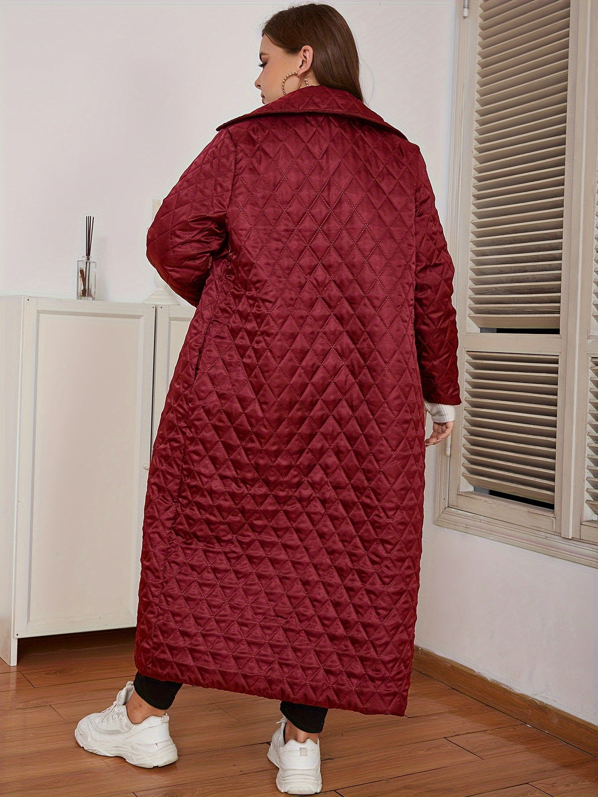 Manteau grande taille, col V, chaleur d'hiver, gros plan