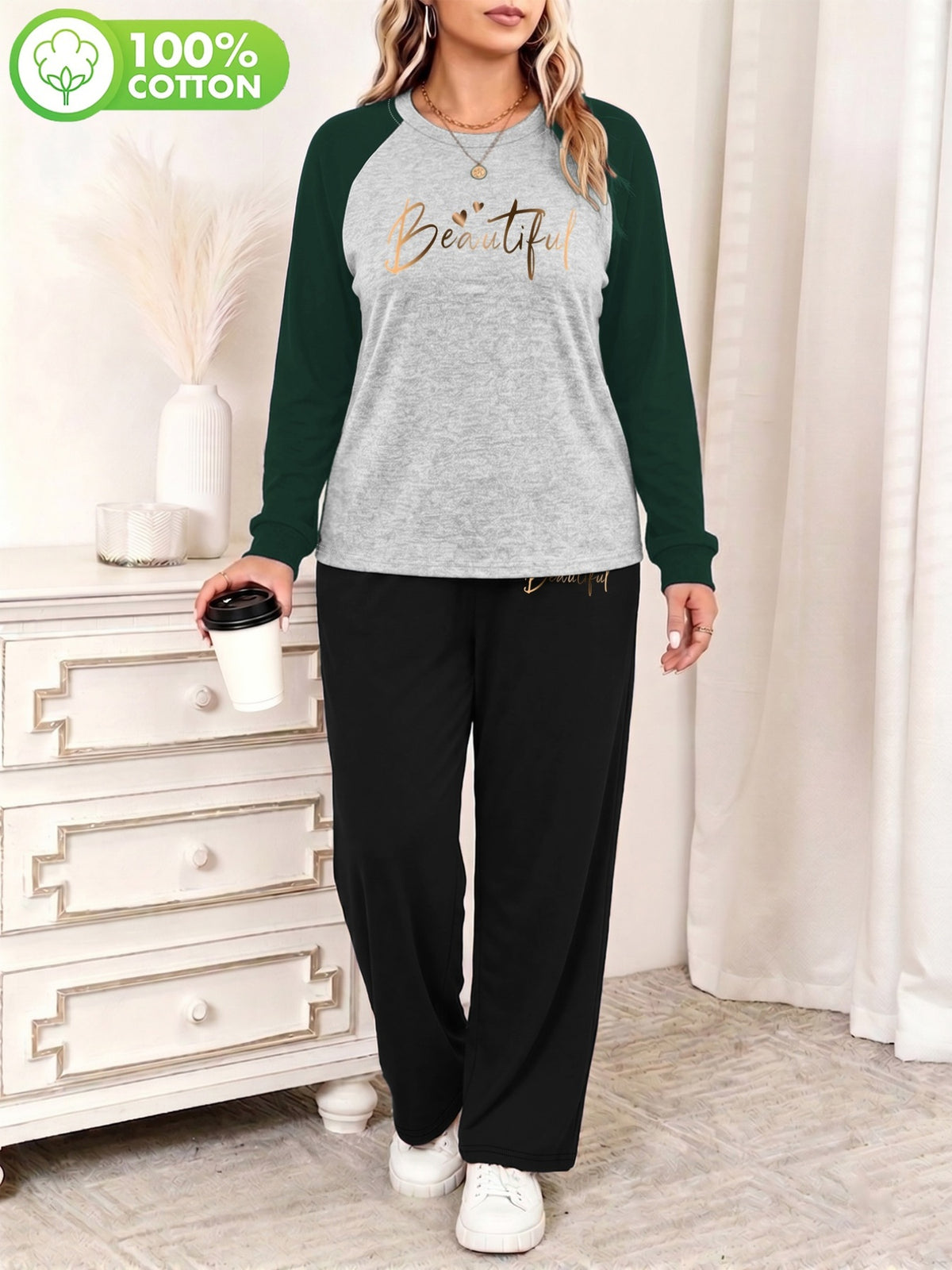 Ensemble grande taille, coupe ample, manches longues, toucher naturel, détail du tissu