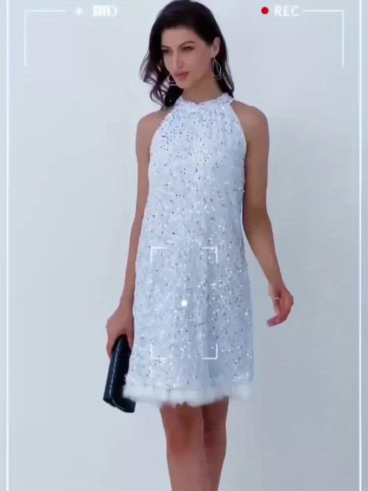 Robe courte grande taille, sequins et ourlet en plumes