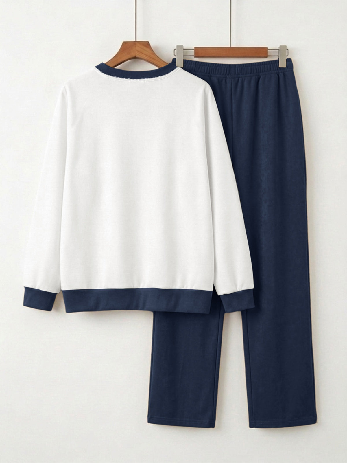 Ensemble grande taille, coupe ample, manches longues, toucher naturel, tissu opaque