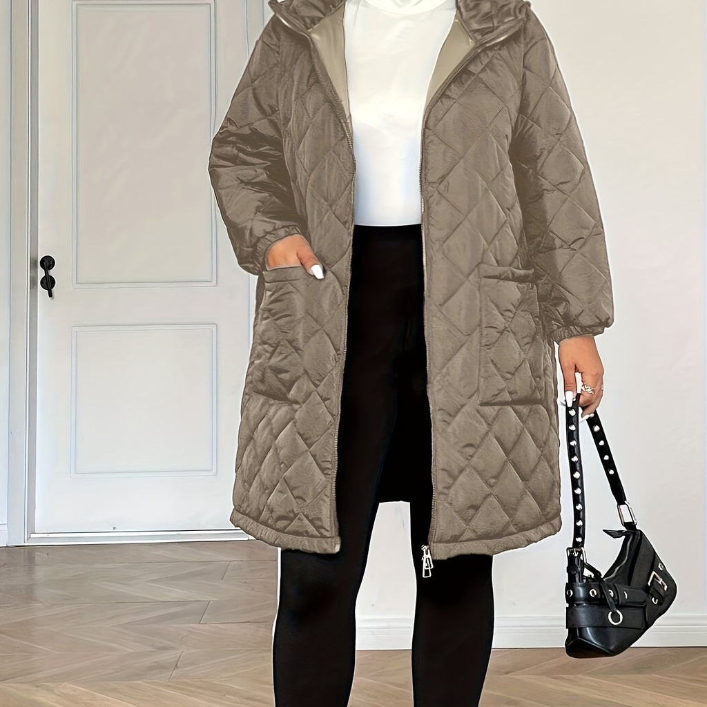 Manteau grande taille, coupe oversize, longueur midi, capuche, porté de face