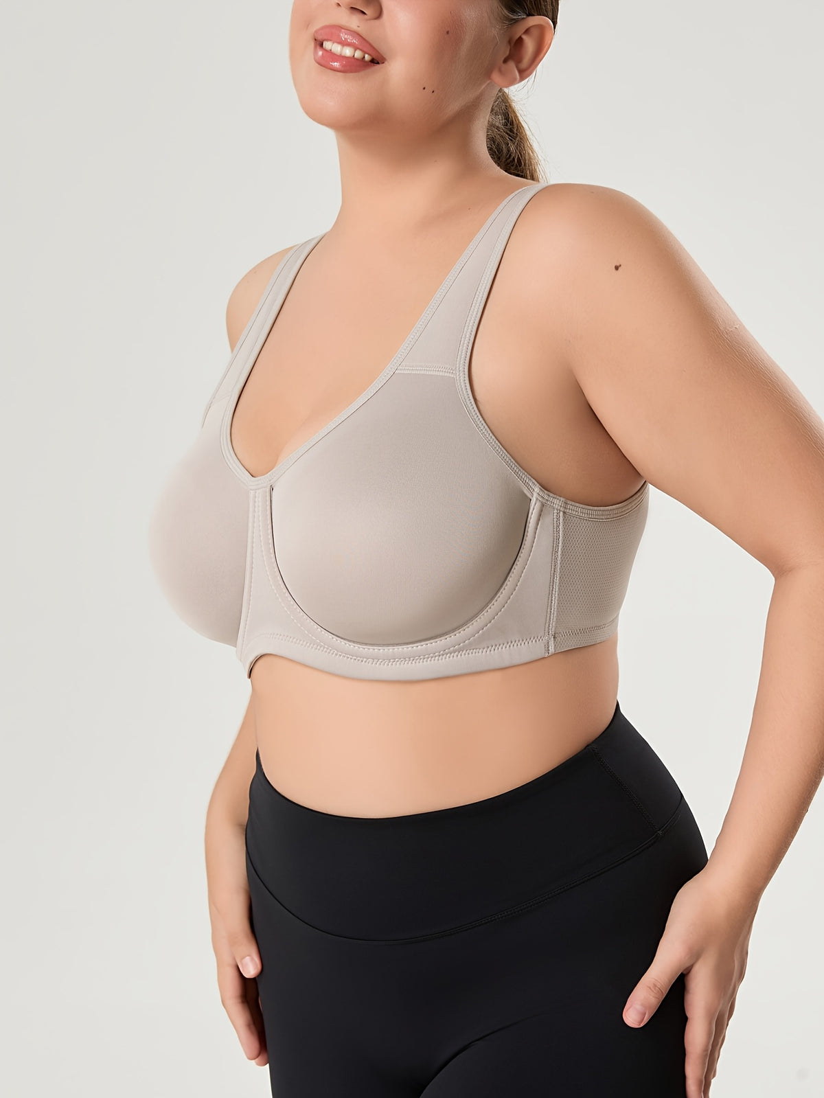 Soutien-gorge grande taille — Crochet plat sur la bretelle