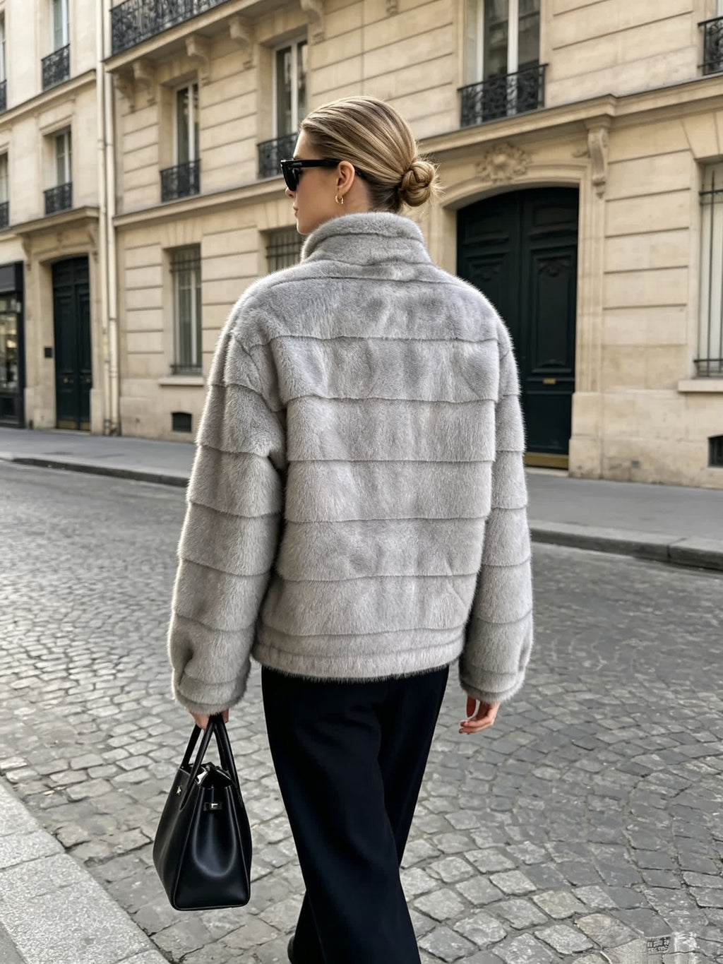 Top grande taille en sherpa, coupe ample, toucher doudou, chaleur d'hiver, porté de face