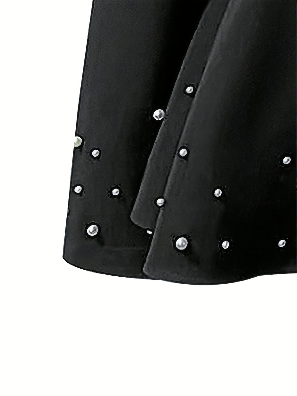 Pull grande taille, coupe oversize, col montant, porté de face