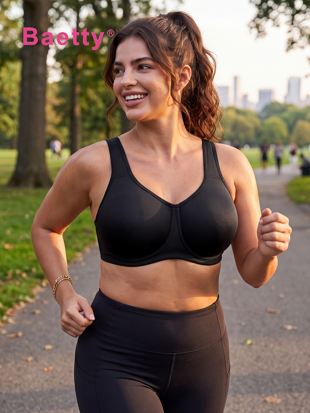 Soutien-gorge de sport grande taille — Deux bonnets cerclés