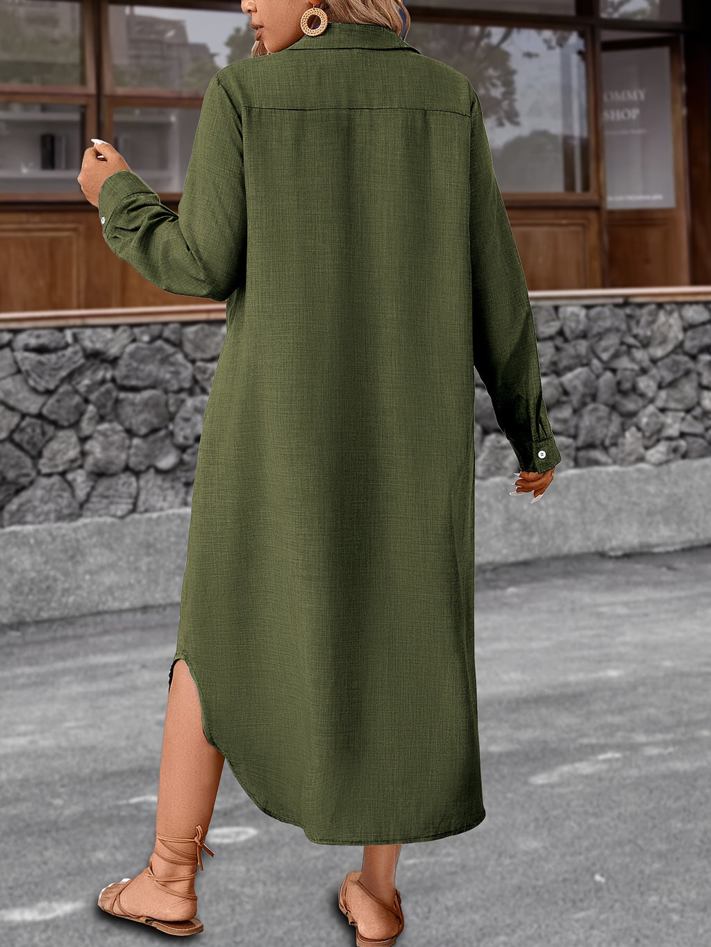 Robe grande taille, coupe ajustée, ligne nette, détail du tissu