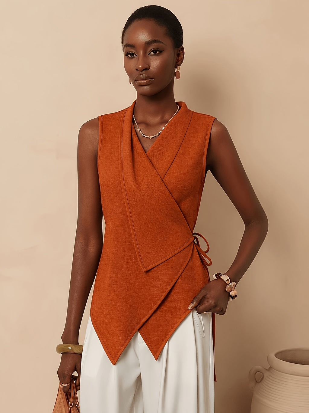 Chemise grande taille, col V, détail du col