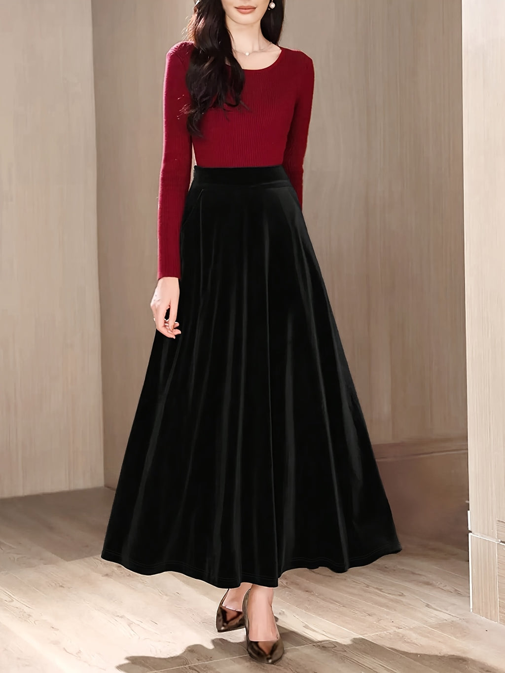 Robe grande taille en velours, coupe évasée, poches pratiques, toucher profond, tissu opaque